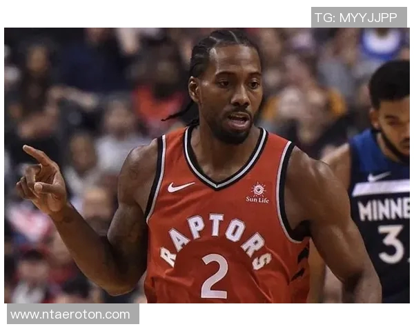 骑士与马刺激战正酣NBA赛场精彩瞬间回顾与分析